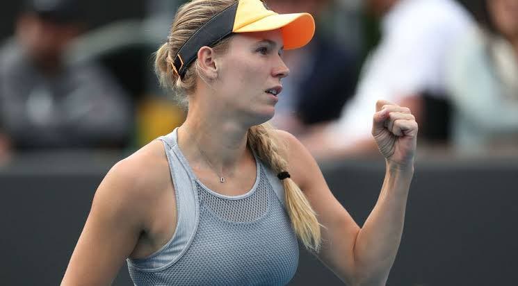 Wozniacki despacha a campeona del título y entra en las semifinales de Auckland