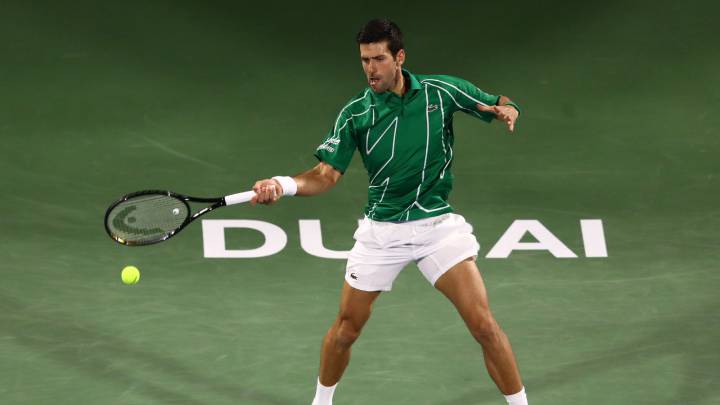 Djokovic pasa a semifinales en Dubái y se mantiene como el número 1