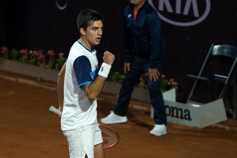 Chileno Tomás Barrios consigue su primer triunfo ATP