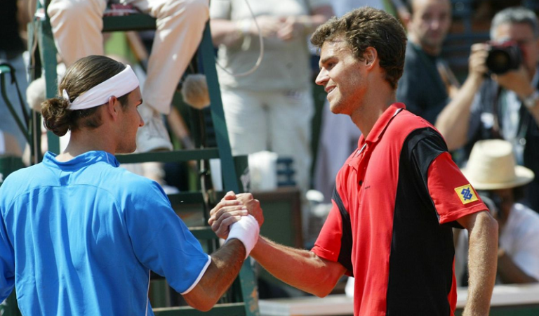 [VIDEO] El día en que Kuerten venció a Federer en Roland Garros
