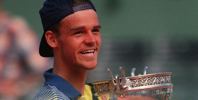 [VIDEO] Hace 23 años, Kuerten ganaba Roland Garros por primera vez