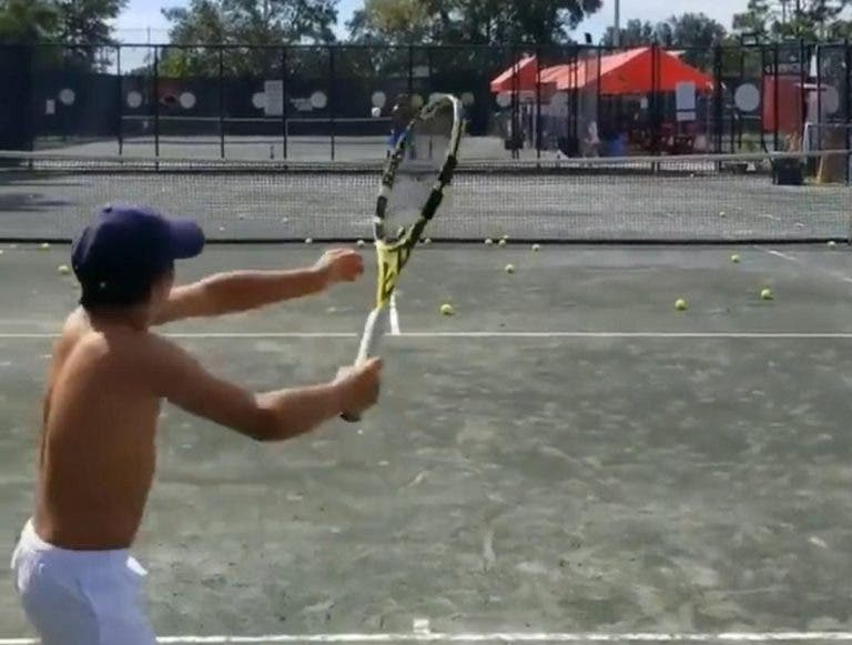 Davidov: el niño prodigio del tenis que juega sin revés