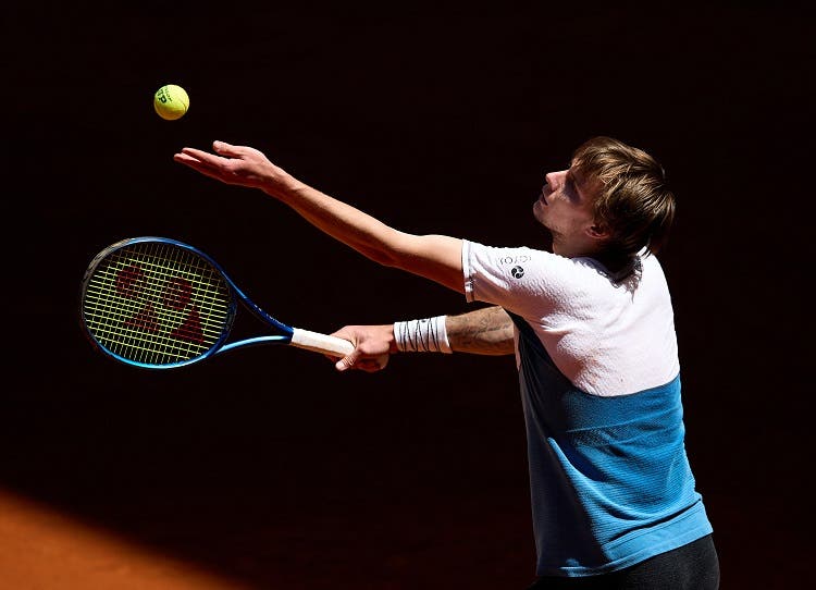 Alexander Bublik y otro exabrupto: «El tenis es un deporte de M…»