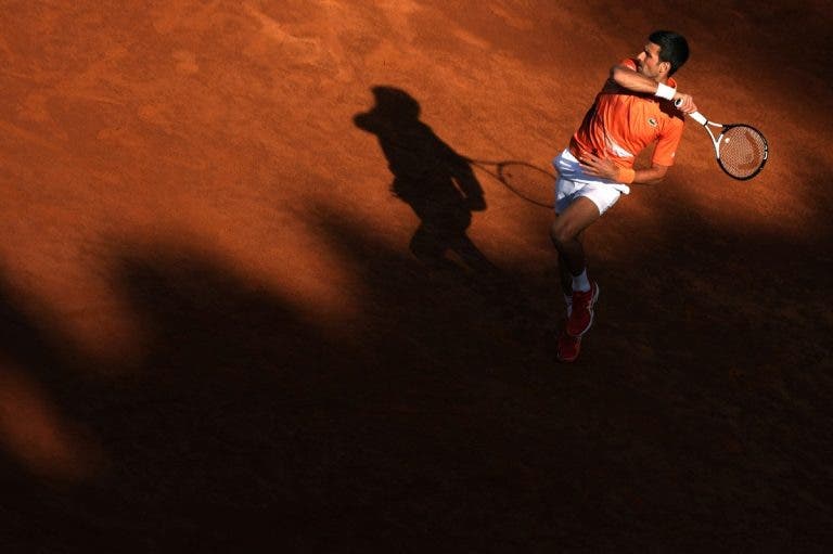 Djokovic ‘arrasa’ con Wawrinka y se mete en cuartos de final
