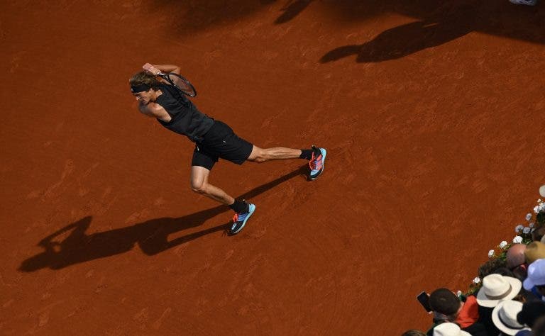 Zverev avanza firme a segunda ronda de Roland Garros