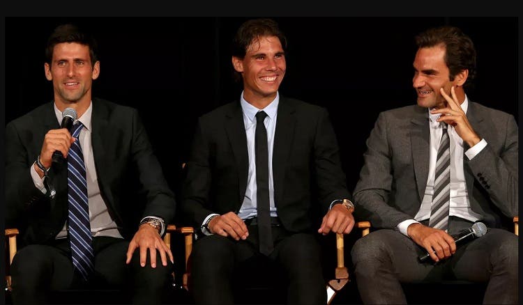 Roger Federer y Rafa Nadal felicitan a Djokovic tras el título en Australia