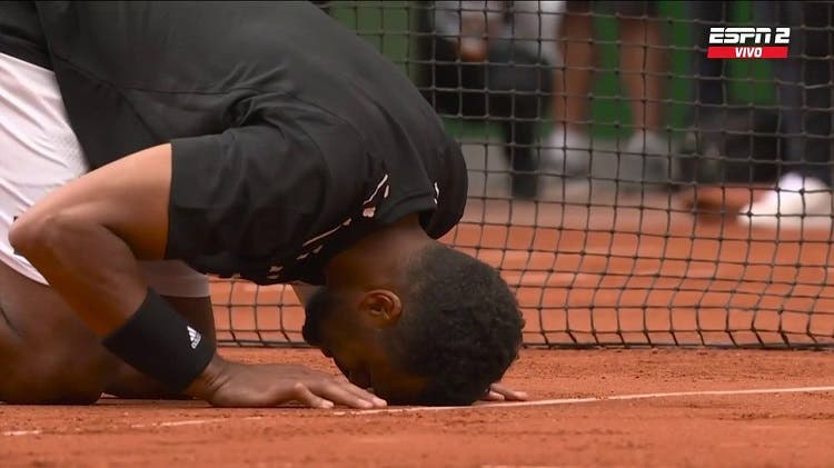 A puro llanto: la emotiva despedida de Tsonga en Roland Garros
