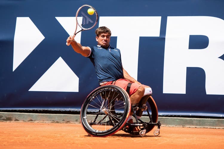 El tenista español sobre silla de ruedas que hace historia en Roland Garros