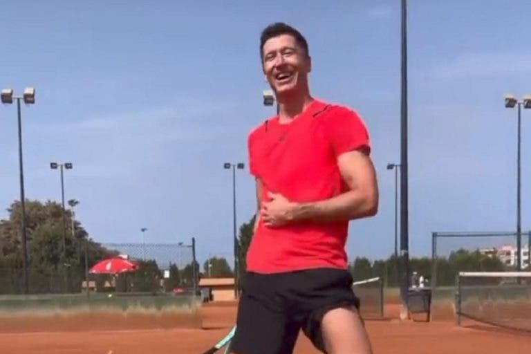 [VIDEO] El increíble talento de Robert Lewandowski para el tenis