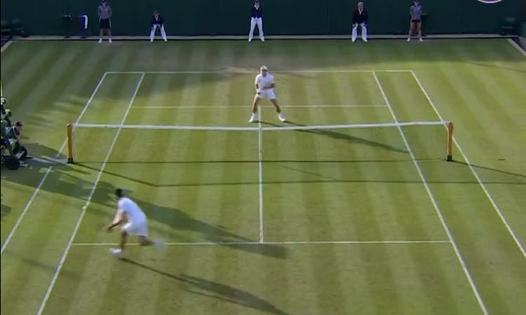 A una mano: el tiro de Alcaraz «a lo Federer» que impresiona en Wimbledon