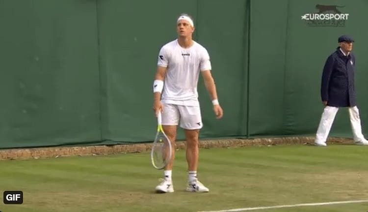 [VIDEO] Davidovich eliminado de Wimbledon… ¡por dar un pelotazo!