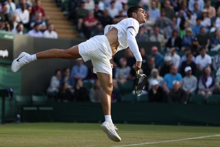 Carlitos Alcaraz apabulla a Otte y está en octavos de final de Wimbledon
