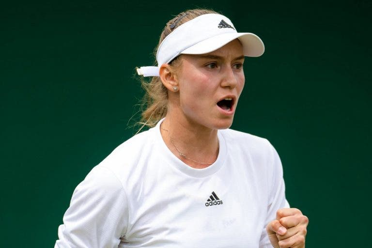Elena Rybakina vuelve a sorprender y se mete en los cuartos de Wimbledon