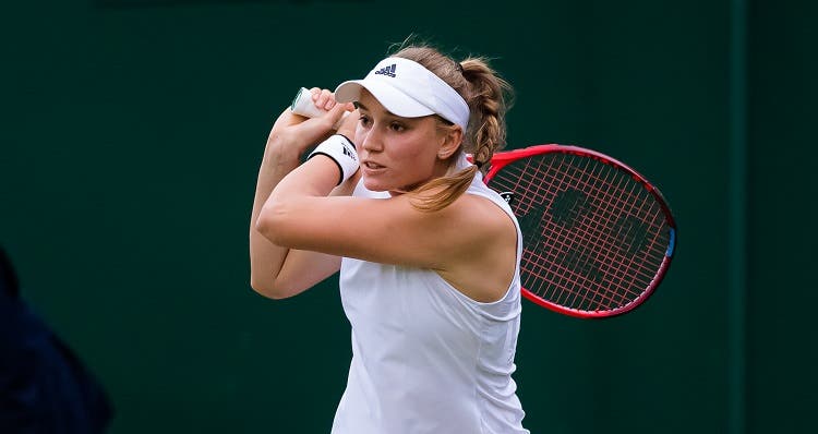 World Tennis League: Elena Rybakina sorprende y apabulla a Swiatek