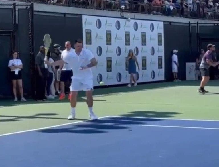 [VIDEO] Luka Doncic demuestra su talento también en el tenis