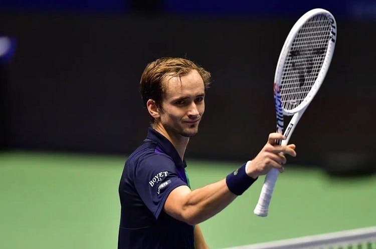 Medvedev supera a Wawrinka y es el primer finalista de la Diriyah Tennis Cup