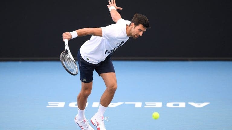 [VIDEO] Novak Djokovic se entrena por primera vez en Australia