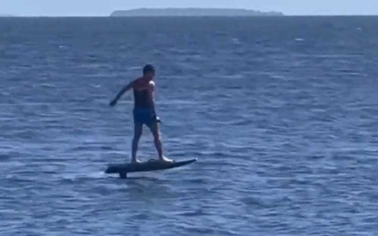 Casper Ruud disfruta de sus vacaciones «volando» sobre el agua