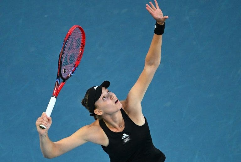 Elena Rybakina da el golpe ante Azarenka y es finalista del Abierto de Australia