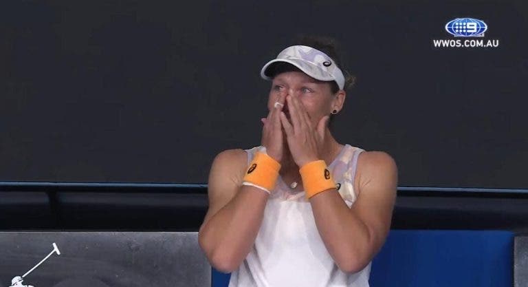 [VIDEO] Samantha Stosur se despide del tenis entre lágrimas y en su casa