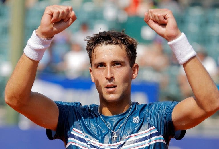 ATP 250 de Santiago: Tomás Etcheverry se lleva el duelo de argentinos y se mete en cuartos de final
