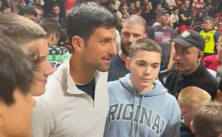 Novak Djokovic pierde su tarjeta de crédito y un niño le se la devuelve en Belgrado