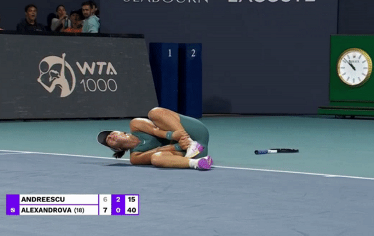 [VIDEO] El desgarrador momento en que Andreescu se lesiona y abandona