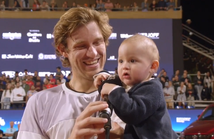 El festejo más emotivo de Nico Jarry junto a su hijo en el Chile Open