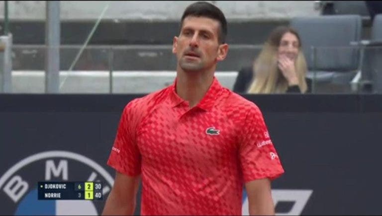 [VIDEO] El pelotazo de Cameron Norrie que enfureció a Novak Djokovic y generó un frío saludo en la red