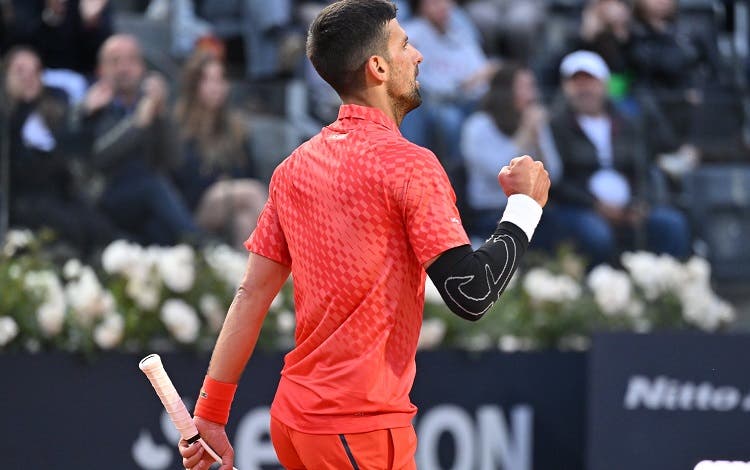 Novak Djokovic sufre con Grigor Dimitrov, pero avanza a octavos de final en Roma