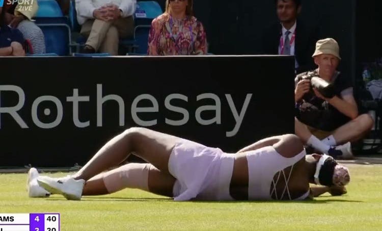 [VIDEO] La pésima actitud de Camila Giorgi ante una dura caída de Venus Williams