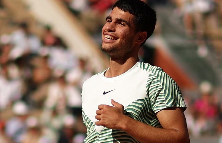 Alcaraz enloquece a Tsitsipas y va por Djokovic en las semifinales de Roland Garros