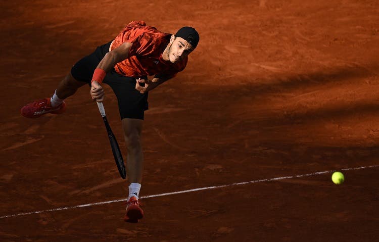 La frustración de Cerúndolo tras su dolorosa salida de Roland Garros: «Qué deporte…»