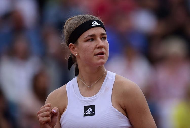 WTA Cincinnati: Muchova avanza a semifinales en solo 12 minutos
