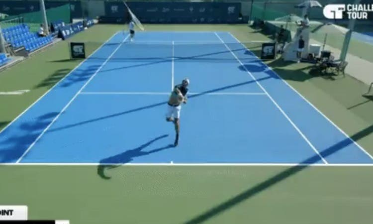 ¡Explotó! Tenista argentino estalla, arroja su raqueta y se retira del torneo