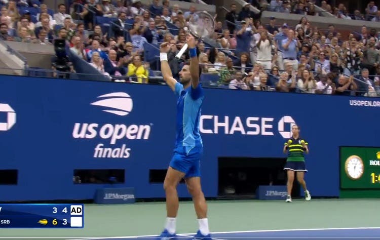 [VIDEO] Los 2 puntos de Djokovic que hicieron estallar al público en el US Open
