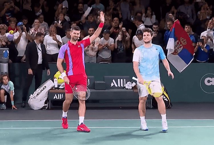 ¡Volvió y ganó! Djokovic triunfa en dobles en su presentación en París-Bercy