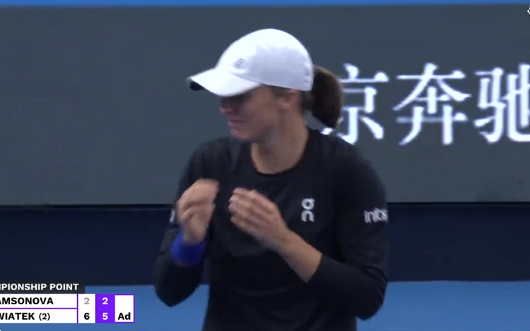 ¡Se emocionó! Las lágrimas de Swiatek tras ganar el título en el China Open