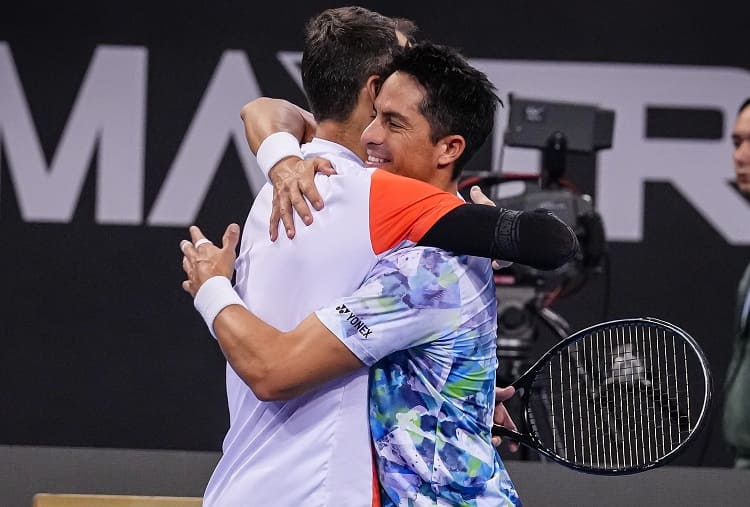 Campeón: el ecuatoriano Gonzalo Escobar celebra un nuevo título ATP en Sofia