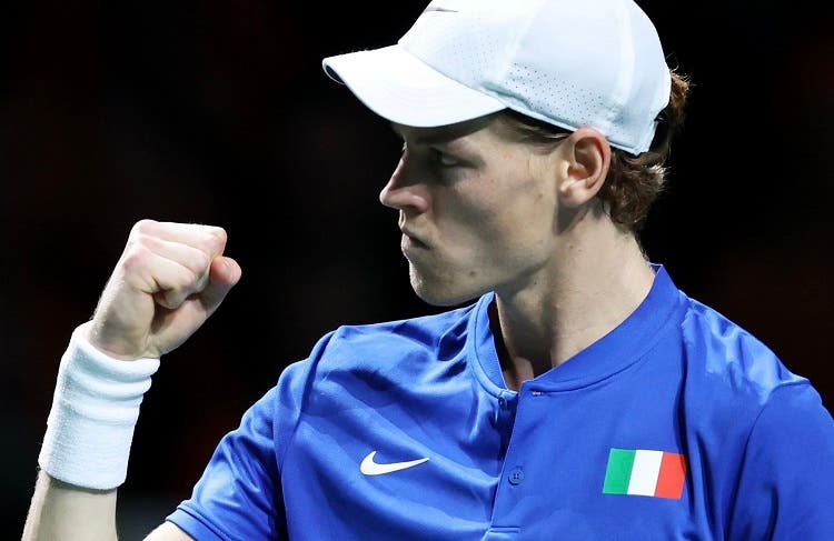 ¡A semifinales! Sinner se viste de héroe y clasifica a Italia en las Finales de la Copa Davis